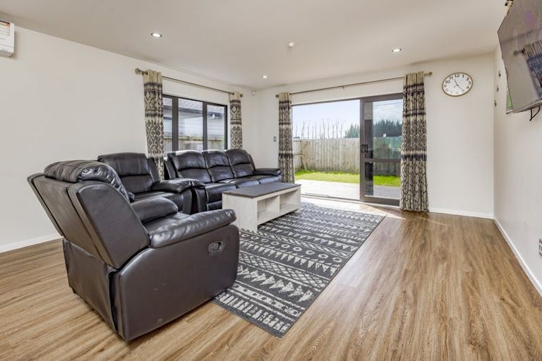 Photo of property in 18 Survila Street, Takanini, 2110