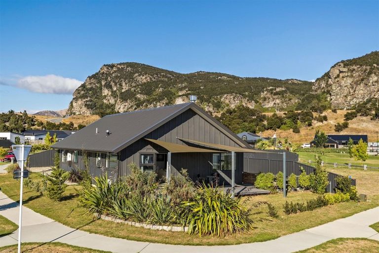 Photo of property in 60 Sherwin Avenue, Albert Town, Wanaka, 9305