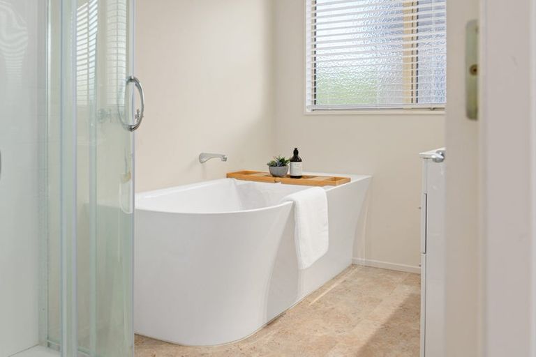 Photo of property in 57 Delamare Road, St Andrews, Hamilton, 3200