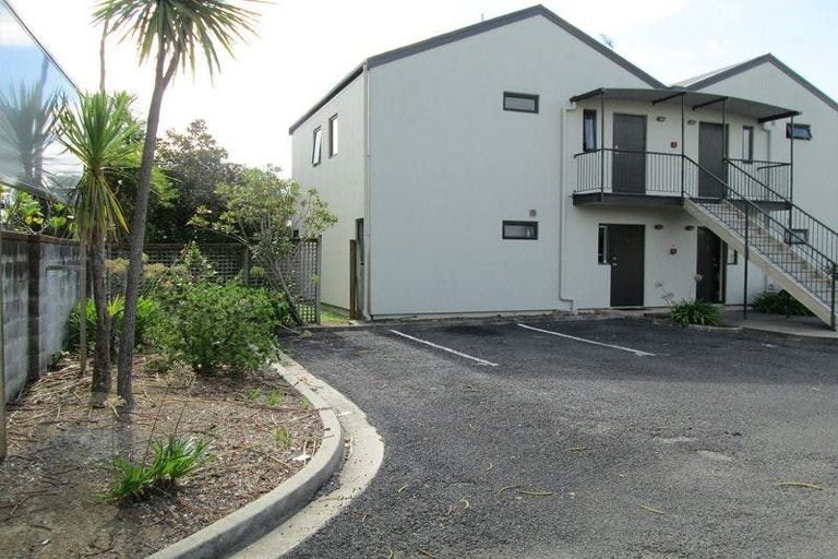 Photo of property in Norfolk Pines, 1/437b Albany Highway, Albany, Auckland, 0632