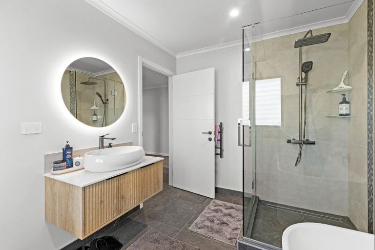 Photo of property in 230 Valley Views, Fitzherbert, Palmerston North, 4472