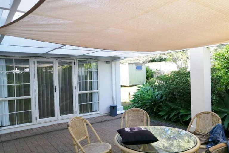 Photo of property in 28 Tyburn Lane, Unsworth Heights, Auckland, 0632