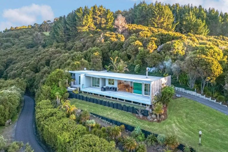 Photo of property in 34 Radar Road, Hot Water Beach, Whitianga, 3591
