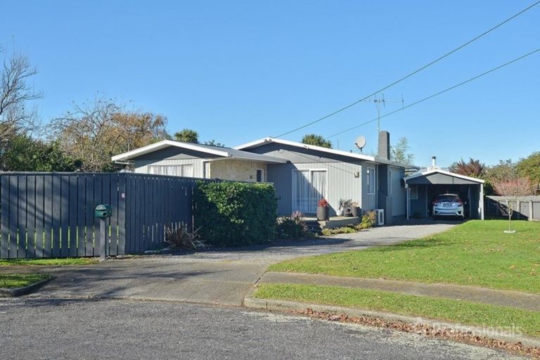 Photo of property in 10 Tait Place, Carterton, 5713
