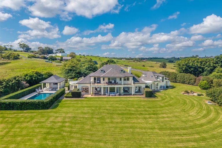 Photo of property in 204 Broomfields Road, Whitford, Howick, 2571