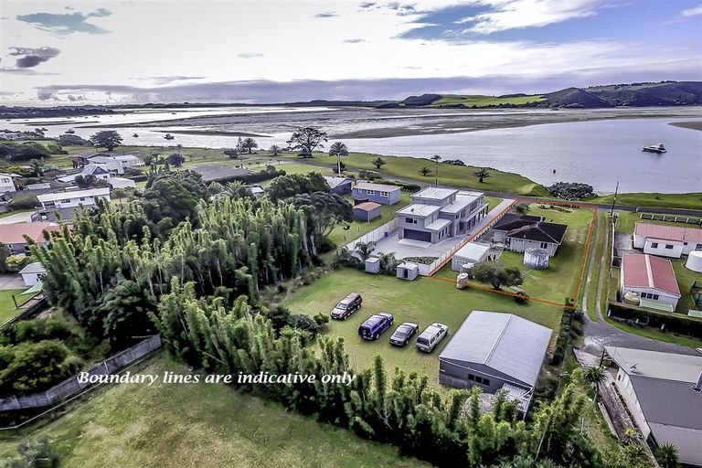 Photo of property in 38 Waterfront Road, Pukenui, 0484
