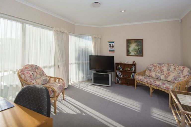 Photo of property in 6 Poinsettia Place, Mount Maunganui, 3116