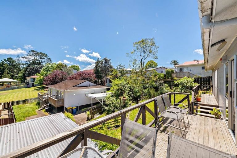 Photo of property in 4/23 Luckens Road, West Harbour, Auckland, 0618