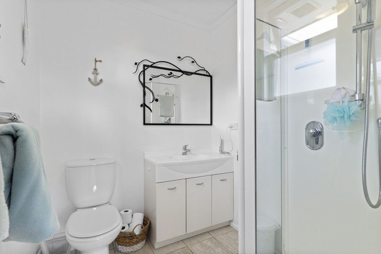 Photo of property in 17 Sackville Street, Martinborough, 5711