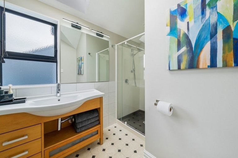 Photo of property in 28a Seaview Road, Paremata, Porirua, 5024