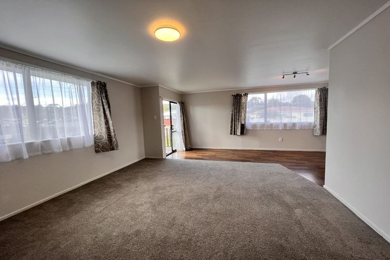 Photo of property in 1/67 Redcrest Avenue, Red Hill, Papakura, 2110