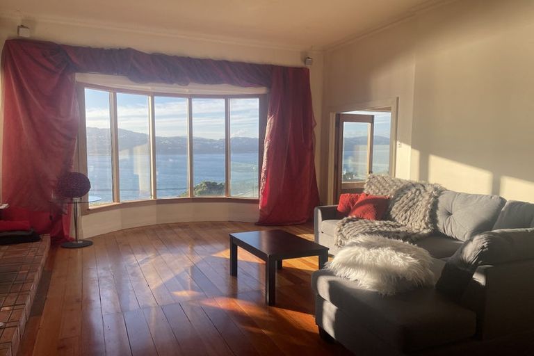 Photo of property in 17 Palliser Road, Roseneath, Wellington, 6011