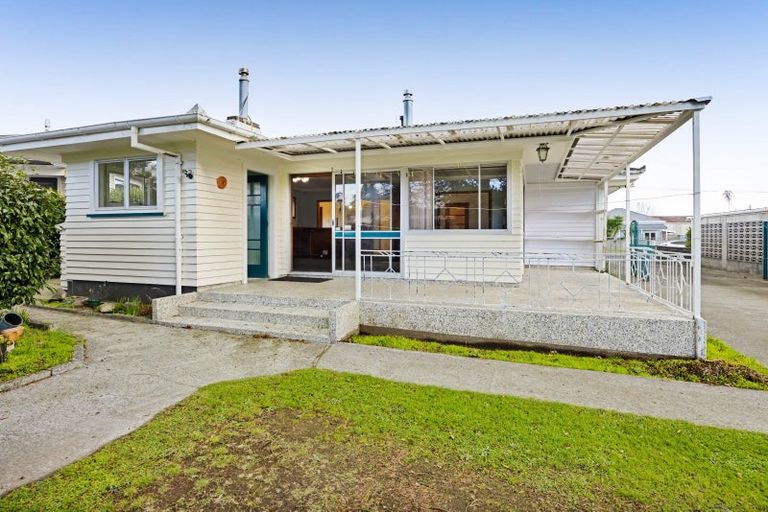 Photo of property in 23 Hinau Street, Inglewood, 4330