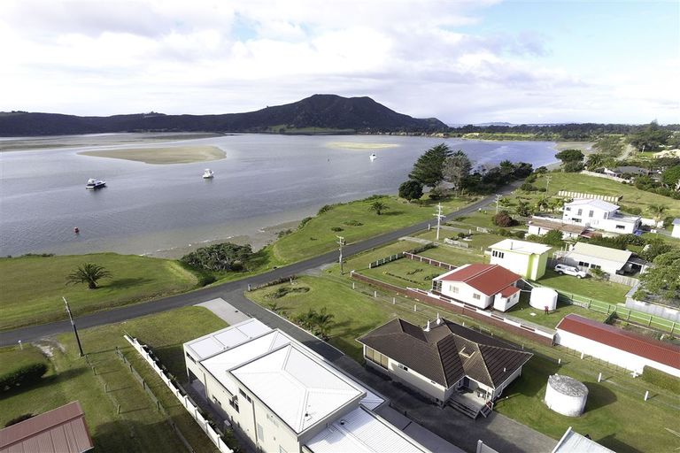 Photo of property in 38 Waterfront Road, Pukenui, 0484