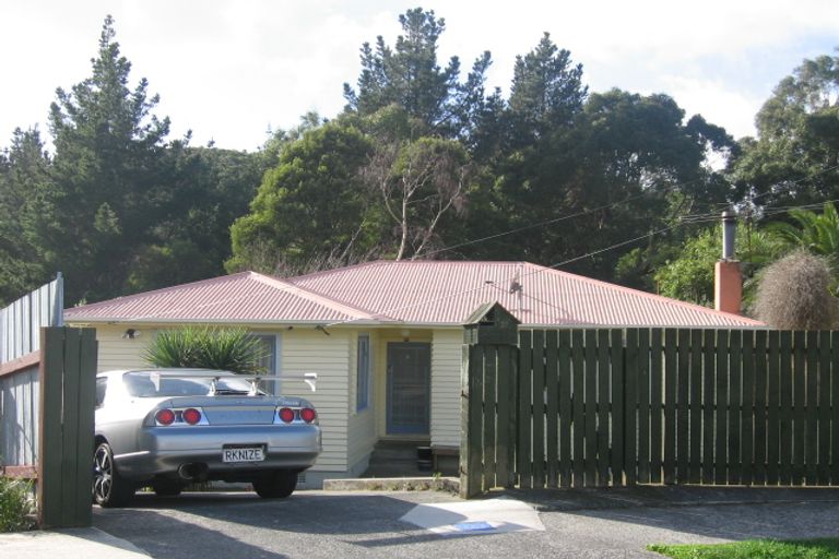 Photo of property in 27 York Place, Cannons Creek, Porirua, 5024