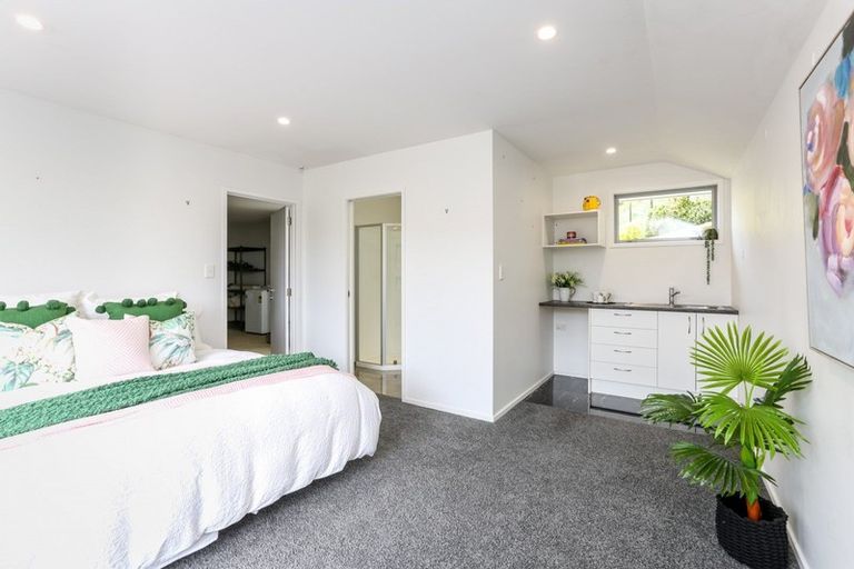 Photo of property in 17a Heta Road, Highlands Park, New Plymouth, 4312
