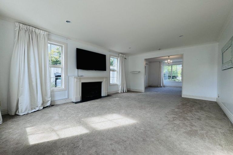 Photo of property in 12 Snowdon Road, Fendalton, Christchurch, 8052