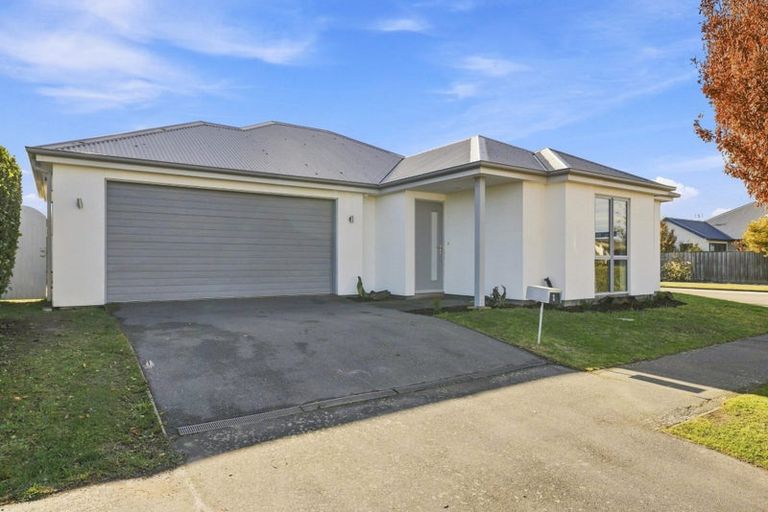 Photo of property in 8 Caulfield Avenue, Halswell, Christchurch, 8025