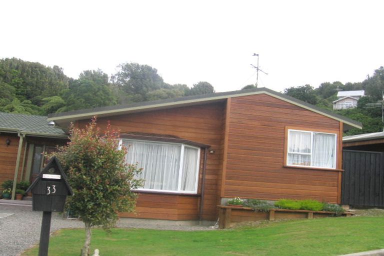 Photo of property in 33 Camellia Terrace, Maungaraki, Lower Hutt, 5010