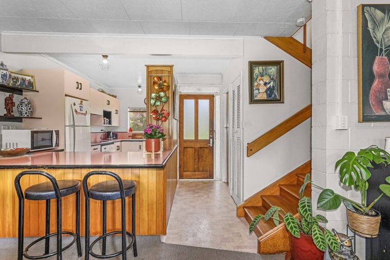 Photo of property in 100 Lake Road, Koutu, Rotorua, 3010