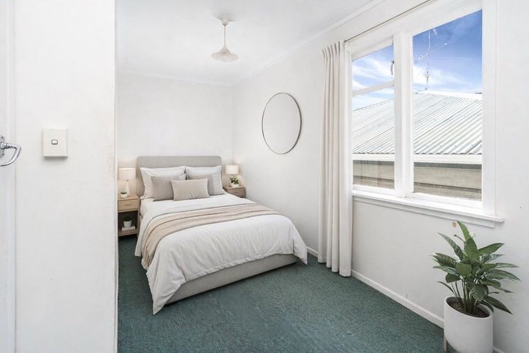 Photo of property in 16 Austin Street, Mount Victoria, Wellington, 6011