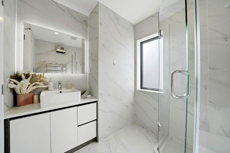 Photo of property in 47a Northcote Road, Hillcrest, Auckland, 0627