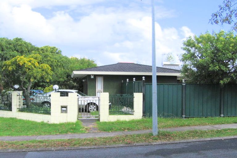 Photo of property in 2 Elimar Drive, Sunnyhills, Auckland, 2010