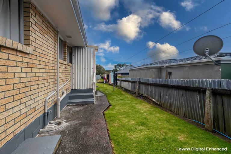 Photo of property in 2/117 Astley Avenue, New Lynn, Auckland, 0600