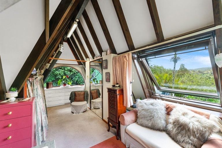 Photo of property in 27a Tane Road, Laingholm, Auckland, 0604