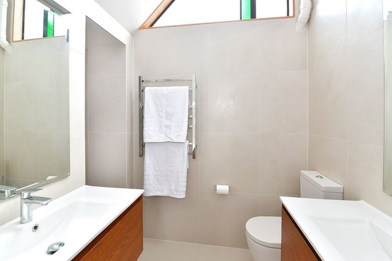 Photo of property in 8 View Road, Campbells Bay, Auckland, 0630