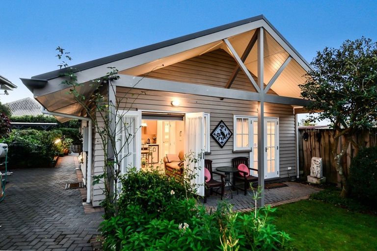 Photo of property in 11 Casey Avenue, Fairfield, Hamilton, 3214