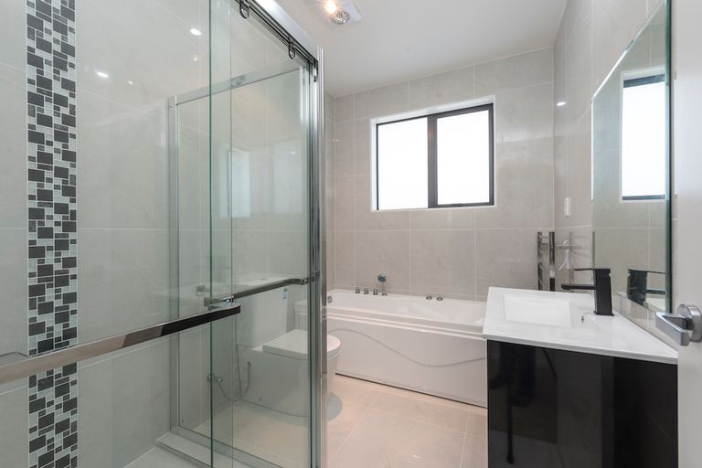 Photo of property in 19a Mackenzie Street, Te Atatu South, Auckland, 0610