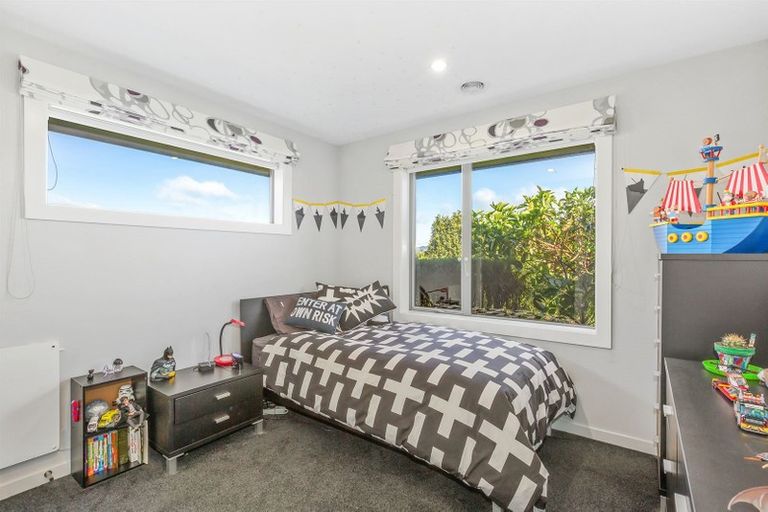 Photo of property in 75 Aotea Drive, Aotea, Porirua, 5024