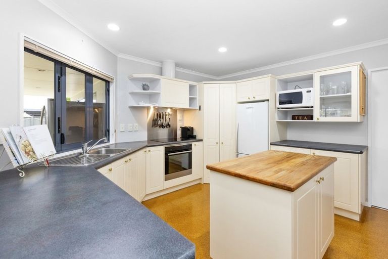 Photo of property in 3 Amanda Place, Mayfair, Hastings, 4122