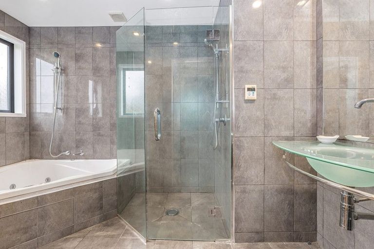 Photo of property in 154 Kahu Road, Paremata, Porirua, 5024