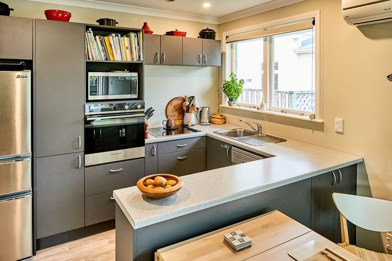 Photo of property in 8/238 Muritai Road, Eastbourne, Lower Hutt, 5013