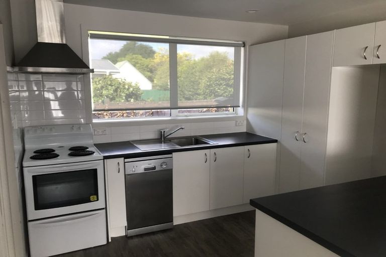 Photo of property in 2/145 Grahams Road, Burnside, Christchurch, 8053