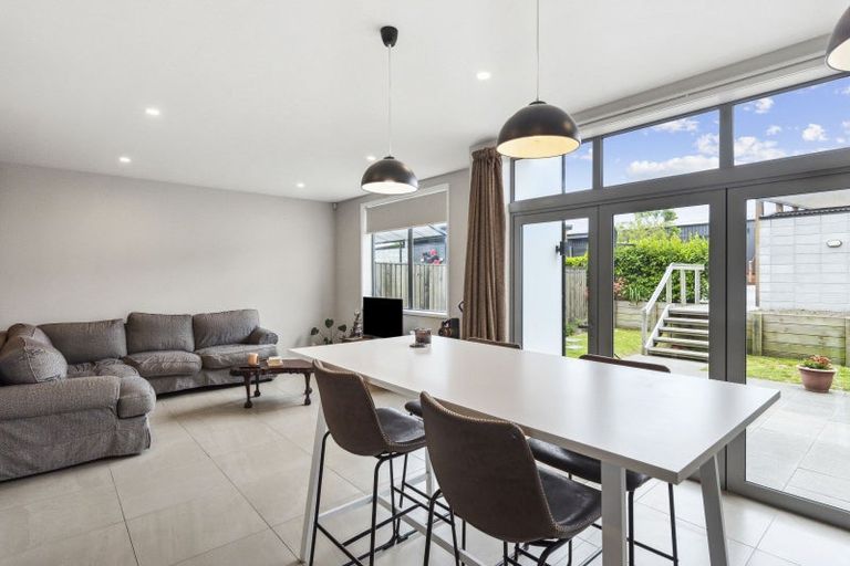 Photo of property in 39 Te Ara Kawakahia, Waikanae, 5036