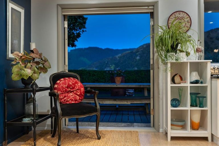 Photo of property in 19 Pingau Street, Paekakariki, 5034