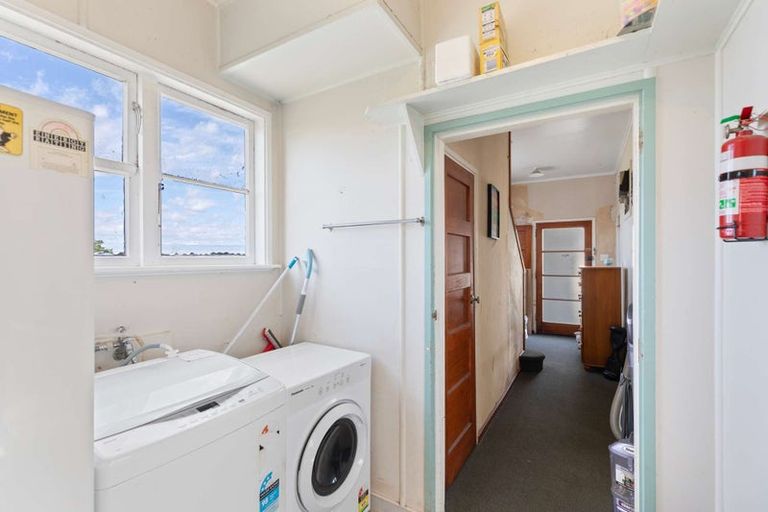 Photo of property in 75 Swiss Avenue, Gonville, Whanganui, 4501