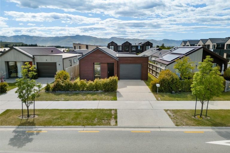 Photo of property in 4 Mount Burke Street, Wanaka, 9305