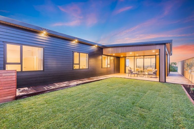 Photo of property in 11 Lauderdale Road, Papakowhai, Porirua, 5024