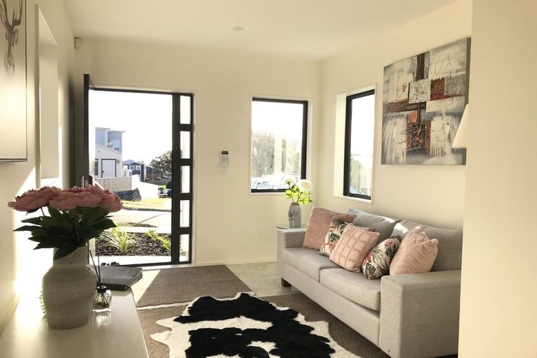 Photo of property in 70 Joseph Street, Flat Bush, Auckland, 2019
