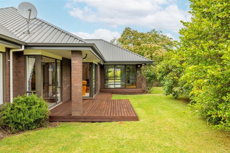 Photo of property in 81 Apsley Drive, Avonhead, Christchurch, 8042