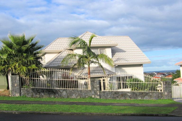 Photo of property in 55 Ribbonwood Crescent, Goodwood Heights, Auckland, 2105