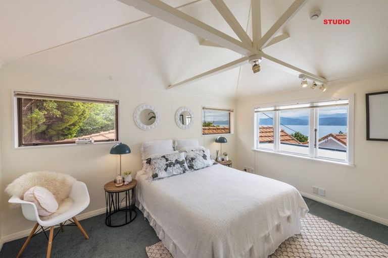 Photo of property in 17 Beere Haven Road, Seatoun, Wellington, 6022