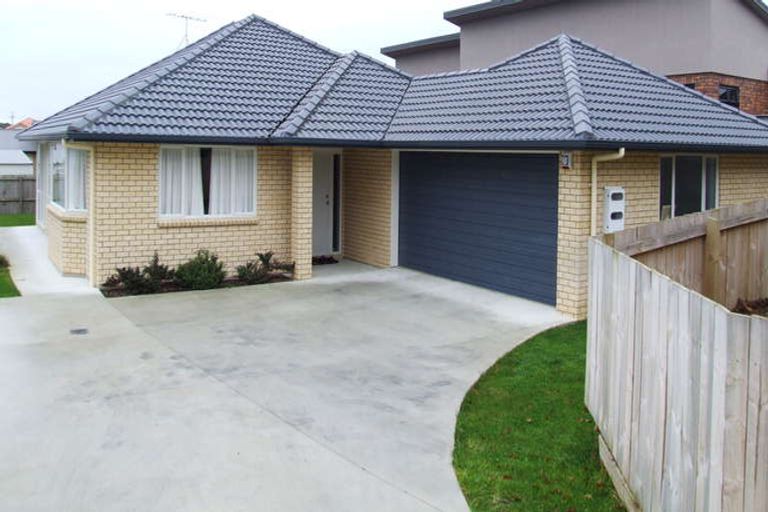 Photo of property in 56 Puriri Road, Pukekohe, 2120
