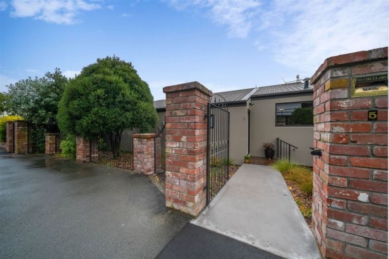 Photo of property in 5 Bengal Drive, Cashmere, Christchurch, 8022