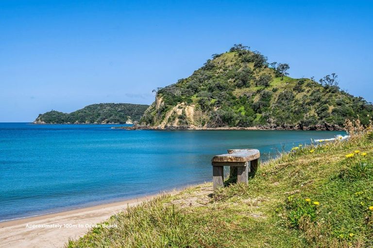 Photo of property in 9 Hall Road, Pataua North, Whangarei, 0175