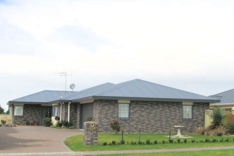 Photo of property in 35 Church Road, Pukete, Hamilton, 3200